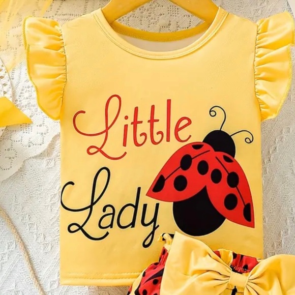 Baby's "Little Ladybug" 2pcs Lovely Cap Sleeve Top & Bowknot Decor Shorts Set, - Picture 3 of 3